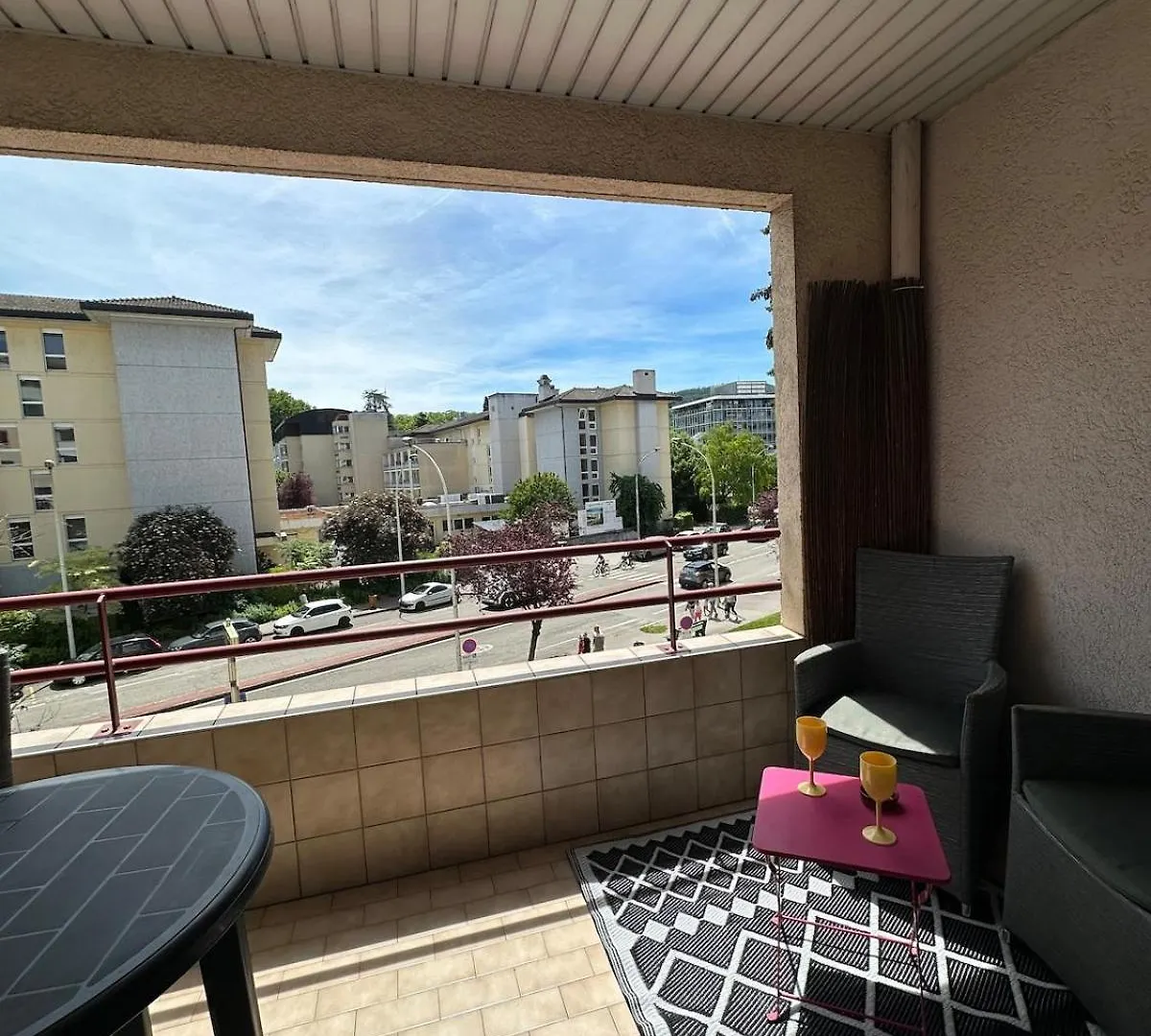 T2, Balcon, Centre Et Lac, Garage, 73M2, Calme Chic Γαλλία