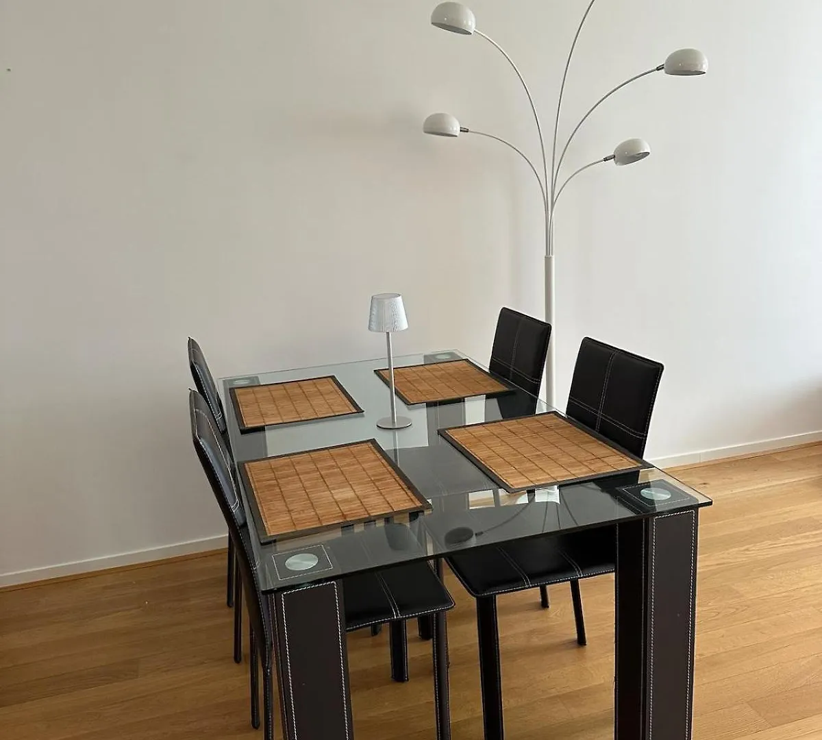 T2, Balcon, Centre Et Lac, Garage, 73M2, Calme Chic Διαμέρισμα